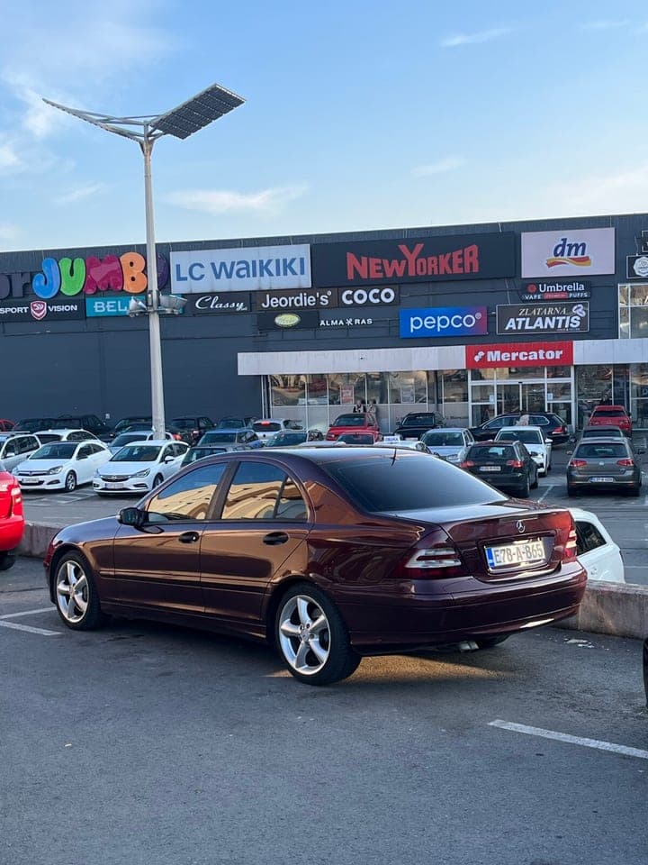 Mercedes-Benz 220 2005 Cazin 1