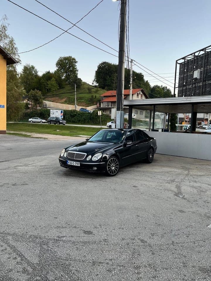 Mercedes-Benz 270 2003 Busovača 1