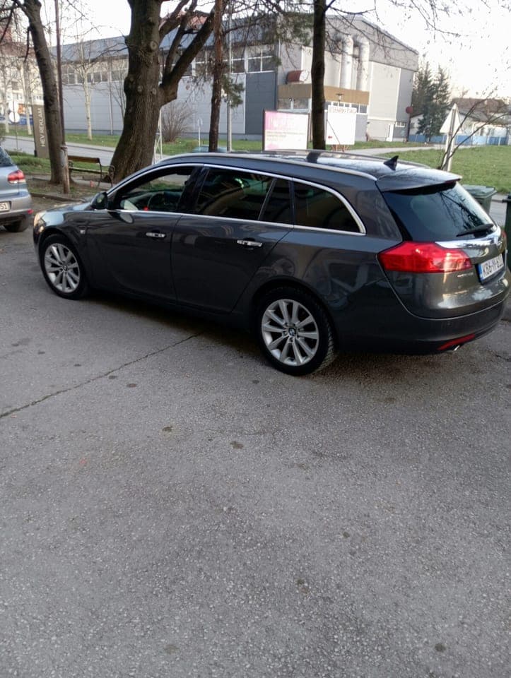 Opel Insignia 2009 Srebrenik 1