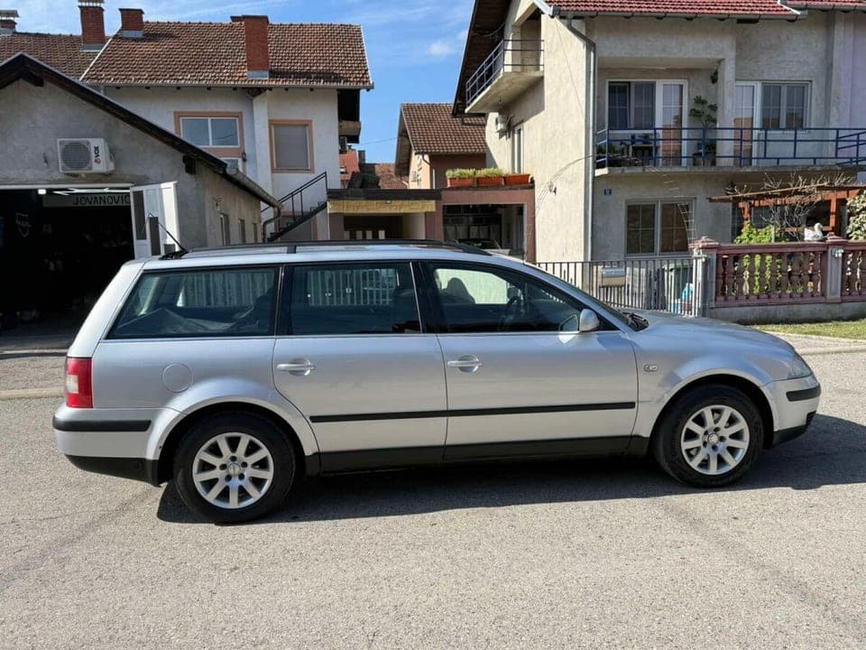 Volkswagen Passat 2000 Brod 1