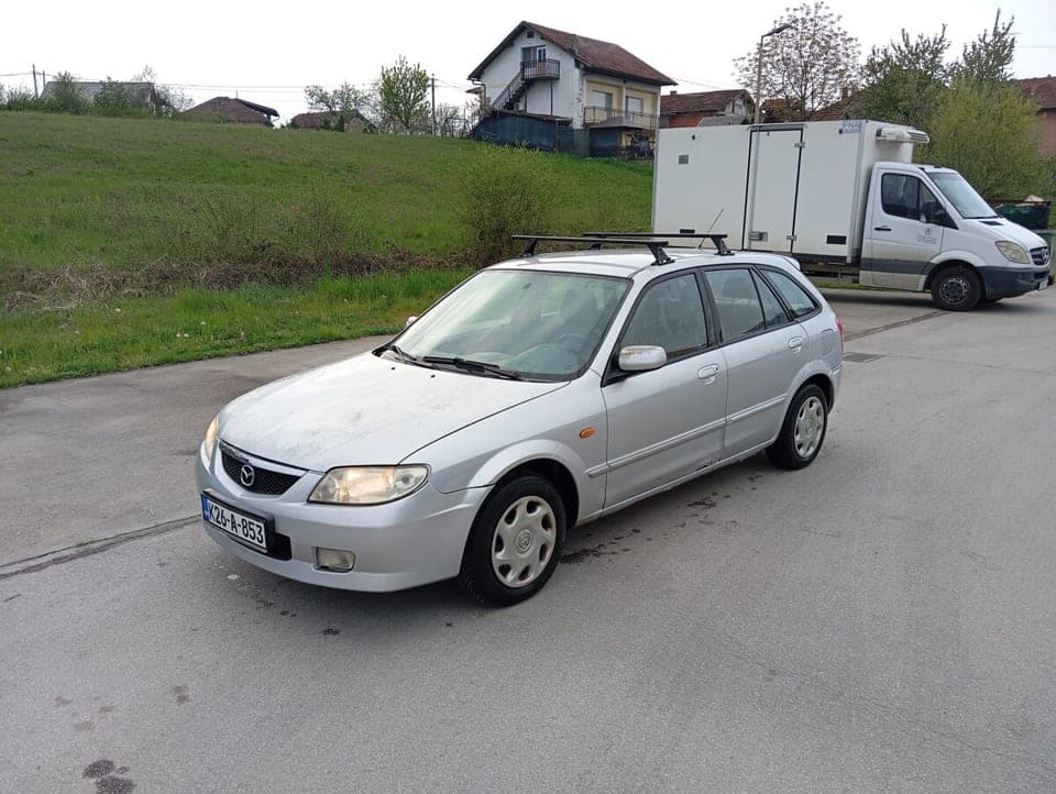 Mazda 323 2002 Banja Luka 1