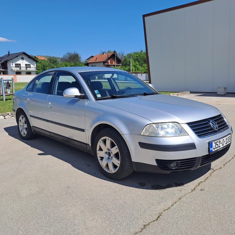 Volkswagen Passat 2004 Travnik 1