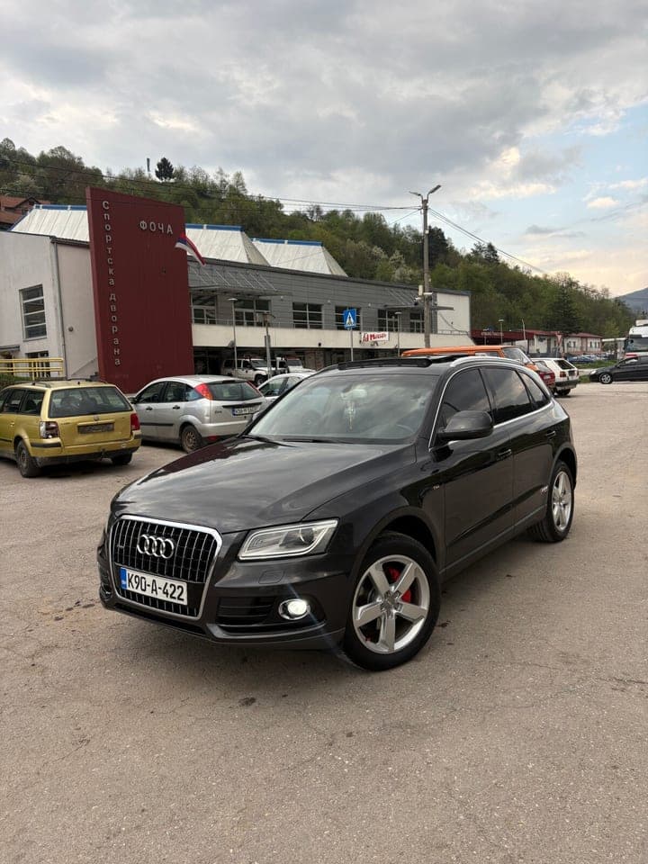 Audi Q5 2013 Foča 1